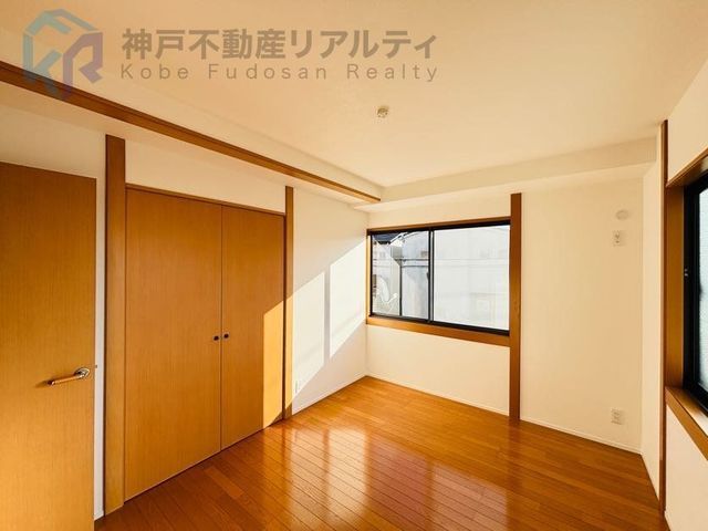 Renovated 4SLDK Corner Lot House in Kobe Nishi Ward - Thumbnail 3