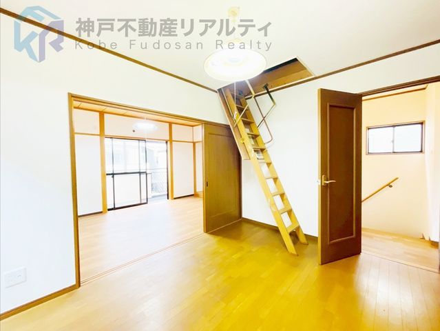 4DK Detached House for Sale in Kobe Hyogo Ward - Thumbnail 3
