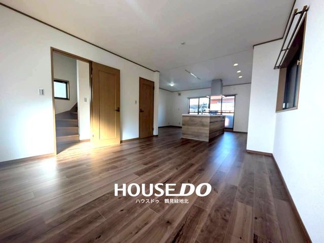 Renovated 4LDK House in Tsurumi-ku, Osaka | 2 Car Parking - Thumbnail 3