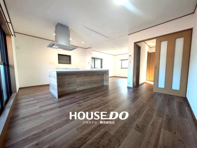 Renovated 4LDK House in Tsurumi-ku, Osaka | 2 Car Parking - Thumbnail 4