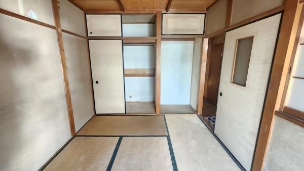 4LDK Detached House for Sale in Higashiosaka, Osaka - Thumbnail 2