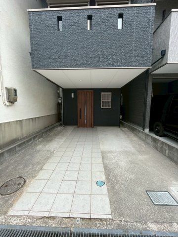 4LDK Renovated House for Sale in Toyonaka, Osaka - 97m2 - Thumbnail 3
