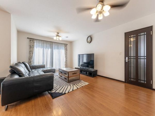 4LDK Detached House for Sale in Yodogawa, Osaka - Thumbnail 2