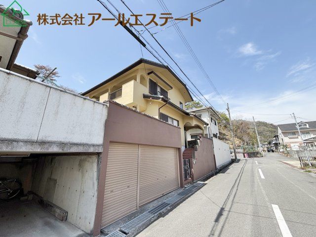 4LDK Detached House with Renovated Kitchen & Bathroom in Himeji - Thumbnail 4
