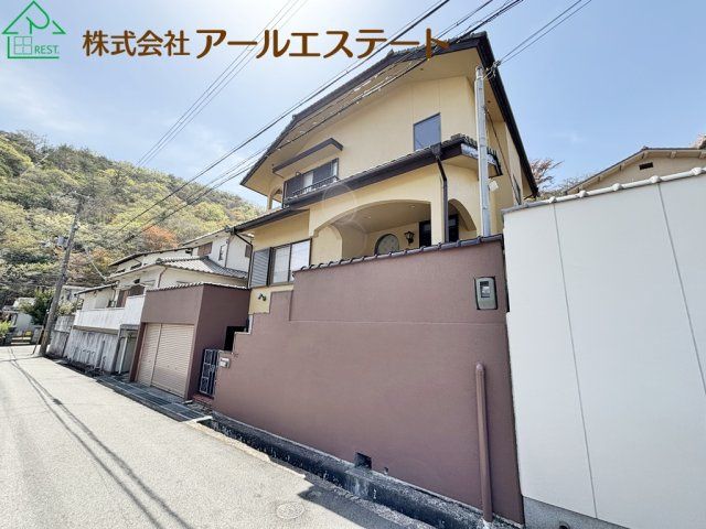 4LDK Detached House with Renovated Kitchen & Bathroom in Himeji - Thumbnail 3