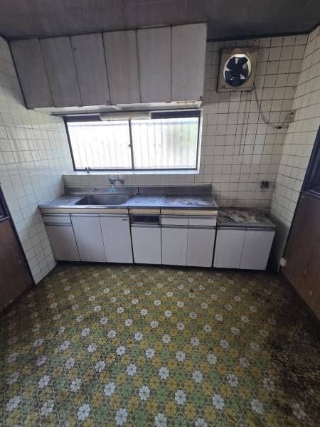 5DK Wooden House for Sale in Taishi Town, Hyogo - 99.35 sqm - Thumbnail 2