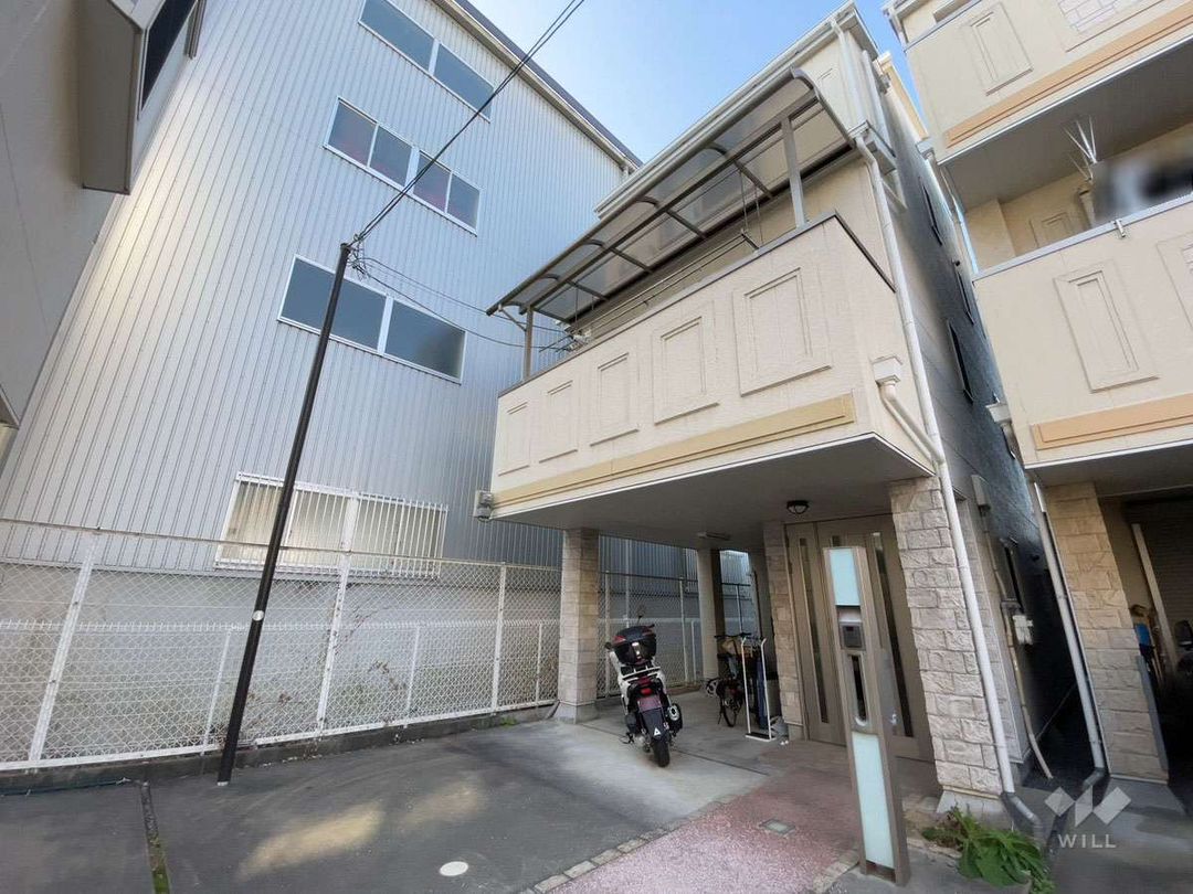 4LDK Steel-Frame House with Rooftop Terrace near Minami-Settsu Station - Thumbnail 2