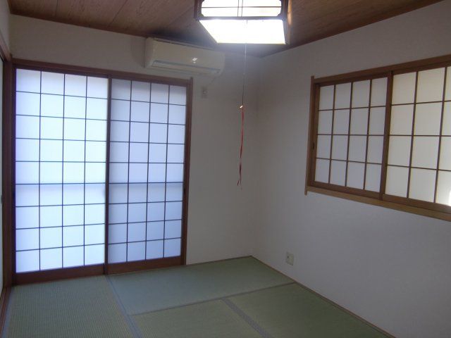 3LDK Detached House for Sale near Nunose Station, Matsubara - Thumbnail 4