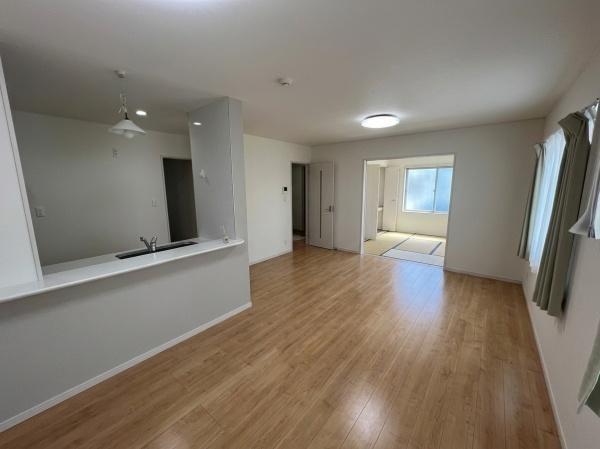 4LDK House for Sale in Kadoma, Osaka - 105m2 All-Electric - Thumbnail 2