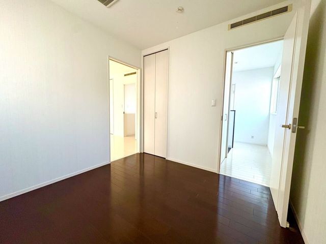 5LDK Detached House for Sale in Sakai, Osaka - Near Hamadera Koen Station - Thumbnail 3