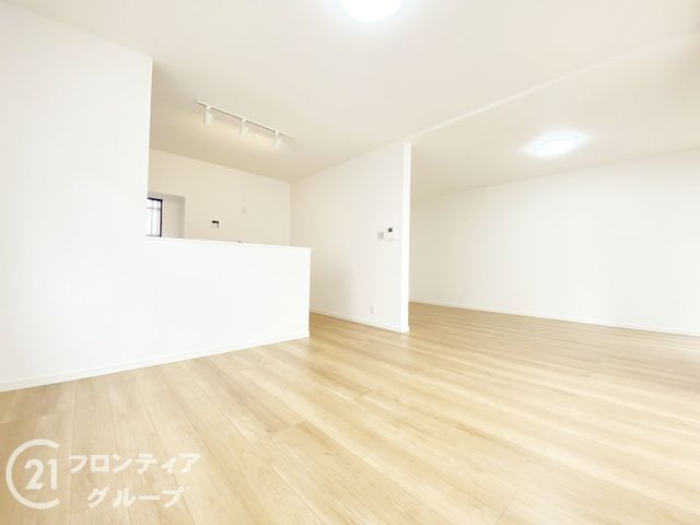 Renovated 4LDK House in Kobe Nishi Ward | Spacious Family Home - Thumbnail 3