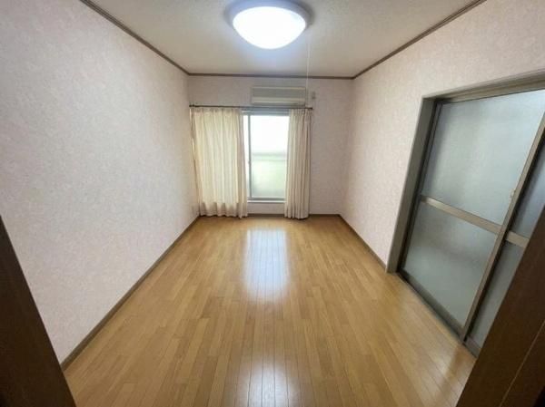 4-Story 5DK House for Sale in Fukushima, Osaka - 105.69 sqm - Thumbnail 2