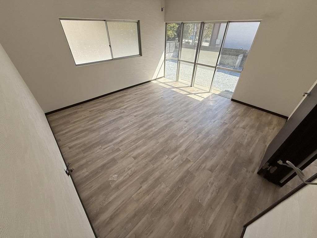Renovated 3LDK House in Kobe's Nagata Ward with Parking - Thumbnail 4