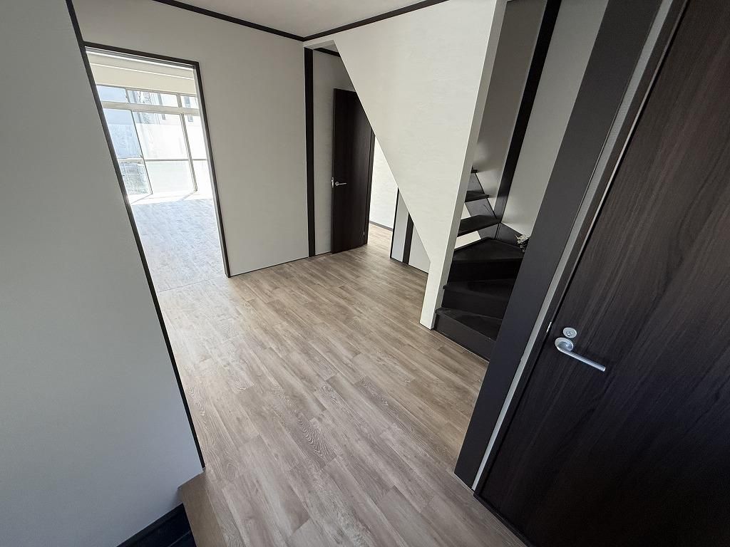 Renovated 3LDK House in Kobe's Nagata Ward with Parking - Thumbnail 3