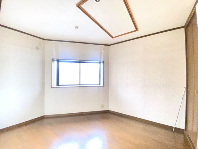 4DK Detached House for Sale in Nishi-Yodogawa, Osaka - Thumbnail 2