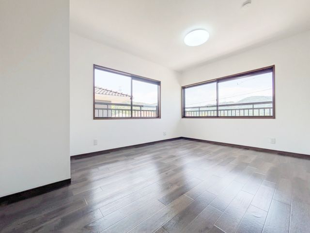 Renovated 4LDK House with Parking in Shimonoseki, Yamaguchi - Thumbnail 4