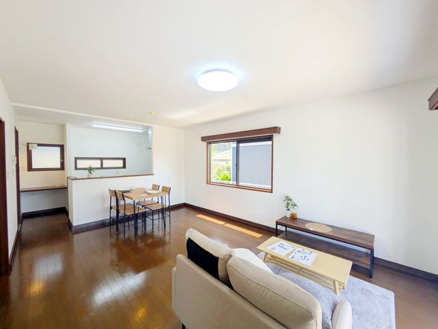 Renovated 4LDK House with Parking in Shimonoseki, Yamaguchi - Thumbnail 2