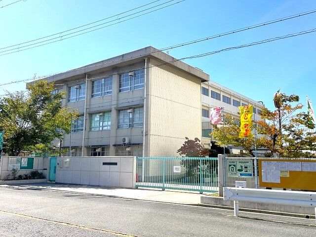 5LDK House for Sale in Neyagawa, Osaka - 100.6 sqm - Main Image