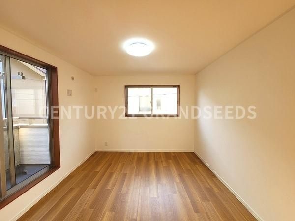 3LDK Renovated House for Sale in Takatsuki, Osaka - Thumbnail 4