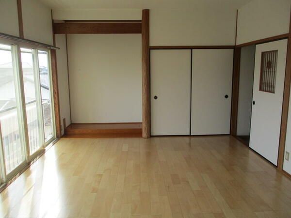 5LDK Rental House in Mimata-cho, Miyazaki - 67.5 sqm - Thumbnail 2