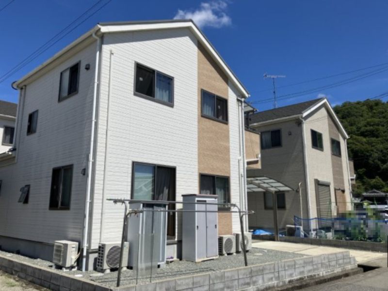 4LDK Modern House in Himeji with 4 Parking Spaces, Built 2018 - Thumbnail 2