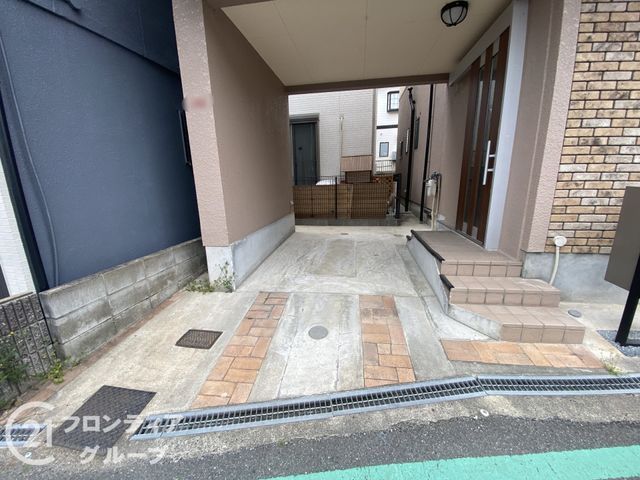 Renovated 4LDK House in Hirakata, Osaka - Near Nagao Station - Thumbnail 2