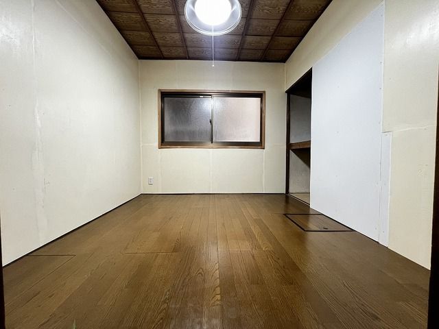 2K Townhouse for Sale in Nishiyodogawa-ku, Osaka - Thumbnail 4