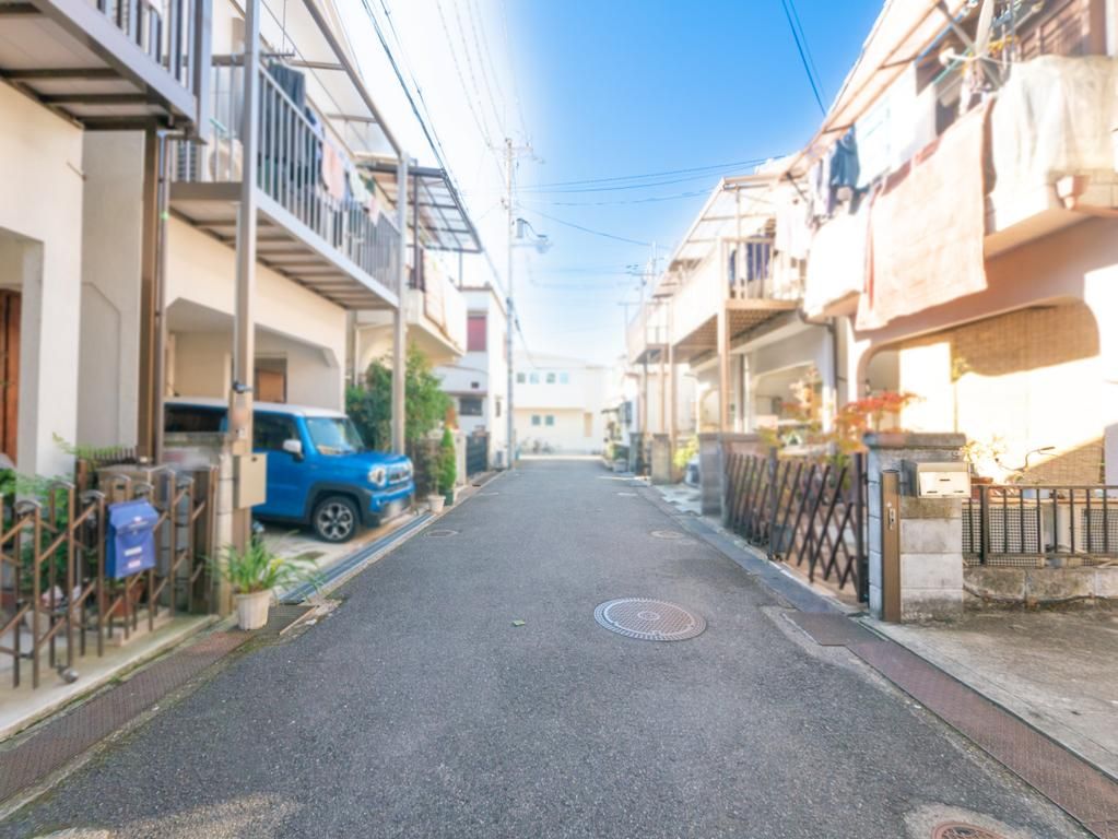 South-Facing 3LDK House for Sale in Hirakata, Osaka - Thumbnail 4
