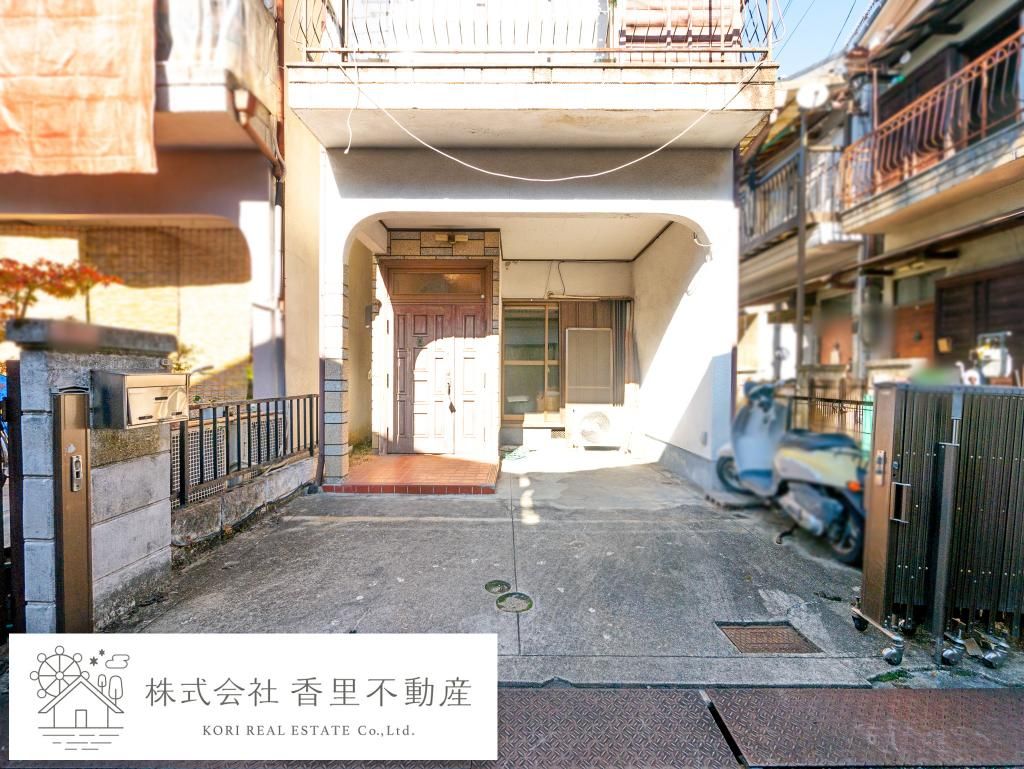 South-Facing 3LDK House for Sale in Hirakata, Osaka - Thumbnail 3