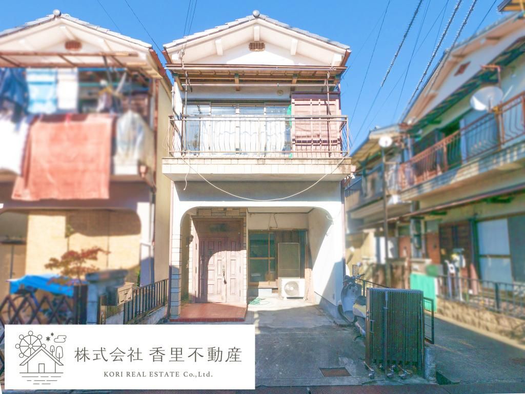 South-Facing 3LDK House for Sale in Hirakata, Osaka - Thumbnail 2
