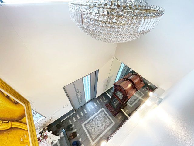 5LDK Modern House with Large Garden in Neyagawa, Osaka - Thumbnail 3