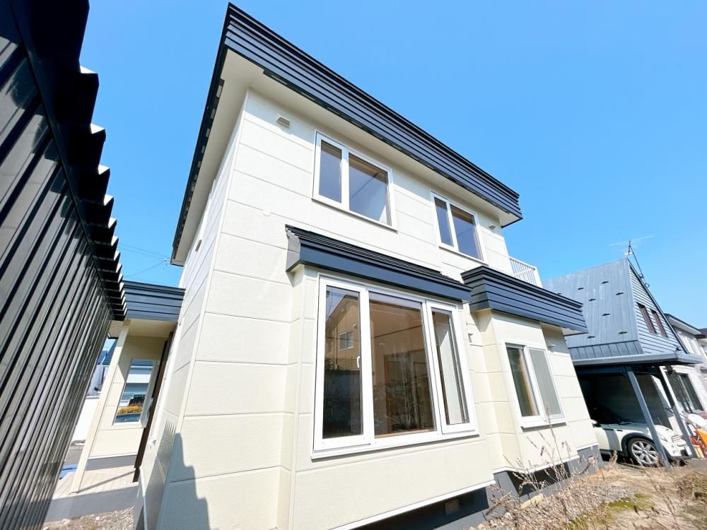 Renovated 4LDK House in Obihiro, Hokkaido with Garden & Parking - Thumbnail 2