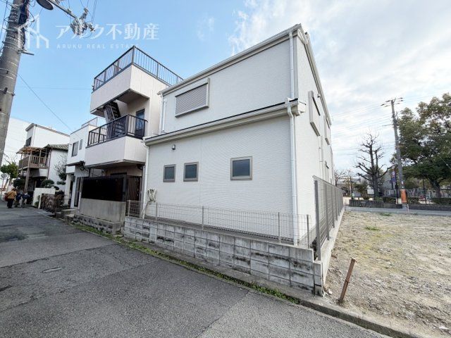 Modern 3LDK House in Amagasaki with Solar Panels & All-Electric - Thumbnail 3