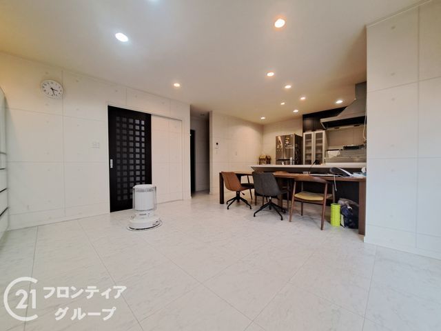 2LDK House for Sale in Sakurai City, Nara - 96.05sqm - Thumbnail 2
