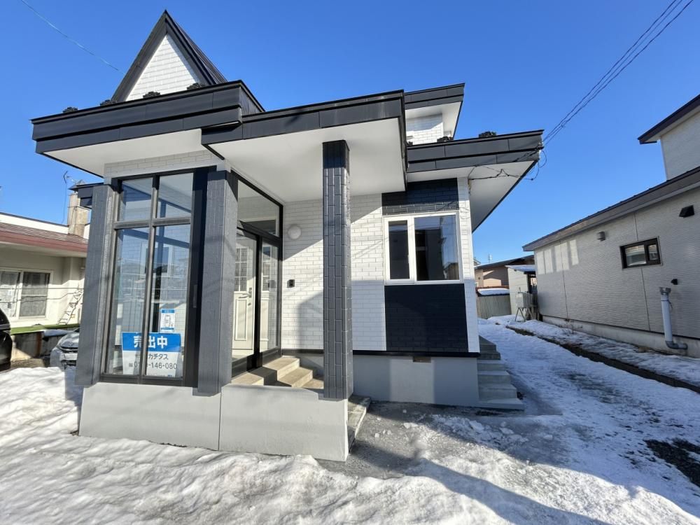 Renovated 4LDK House with Parking in Kushiro, Hokkaido - Thumbnail 2