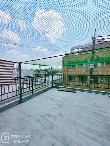 Steel-Framed 2LDK House with Rooftop Balcony in Higashi-Osaka - Thumbnail 4