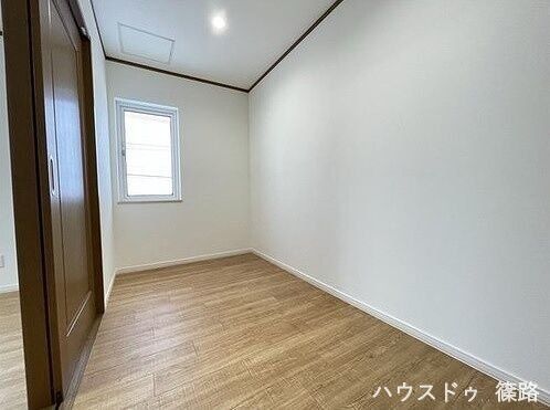 Renovated 4SLDK House with Solar Power in Ishikari, Hokkaido - Thumbnail 3