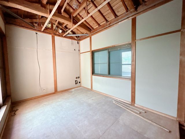 Renovated 4LDK House Near Miki Station in Nabari - Thumbnail 2