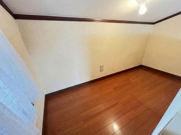 3LDK Family Home with Solar Panels in Kadoma, Osaka - Thumbnail 3