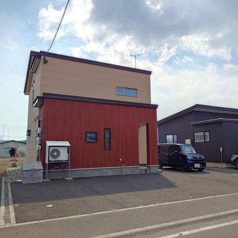 4LDK Modern House for Sale in Tomakomai, Hokkaido - Thumbnail 2