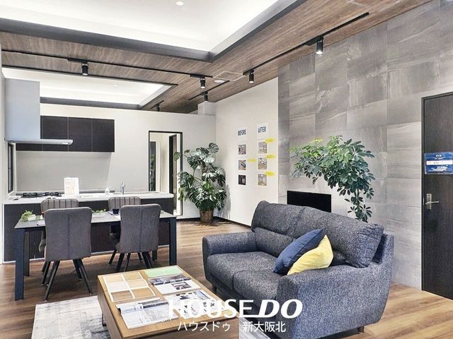 Renovated 2LDK House Near Juso Station, Osaka - Thumbnail 3
