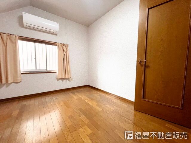 5LDK 103m² House for Sale in Yao, Osaka - Thumbnail 4
