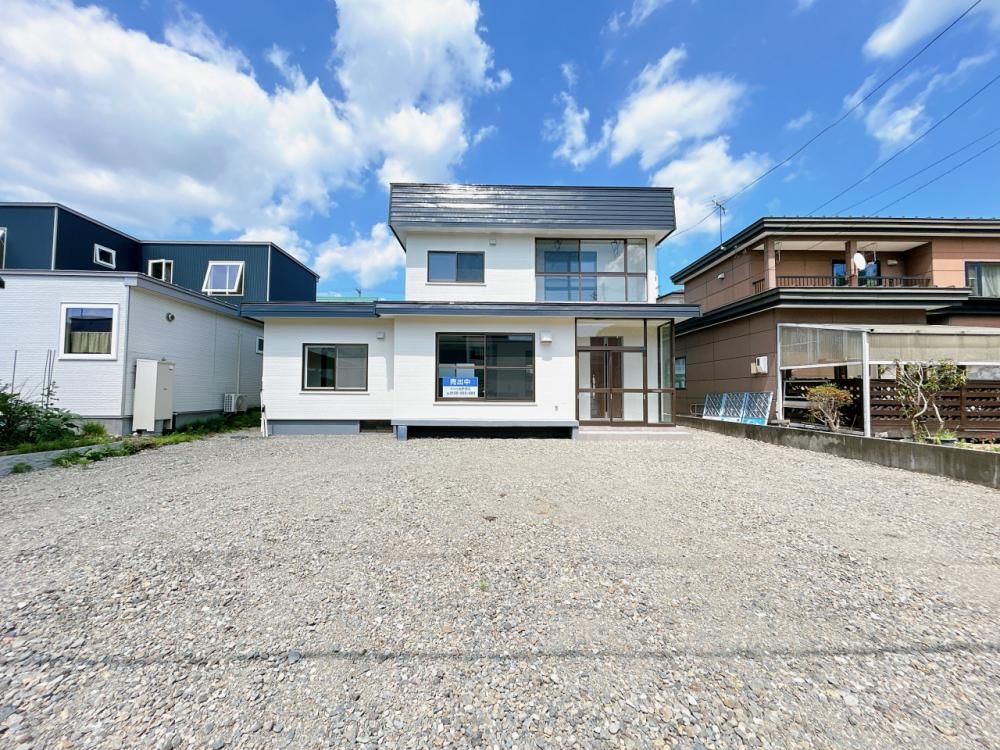 Renovated 4LDK House in Obihiro, Hokkaido | 106.51 sqm - Thumbnail 2
