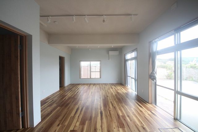 1LDK House for Sale on 560 sqm Land in Yaese, Okinawa - Thumbnail 3