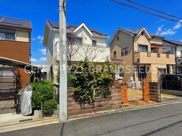 4LDK Detached House in Takatsuki, Osaka with Solar Panels & Garden - Thumbnail 3