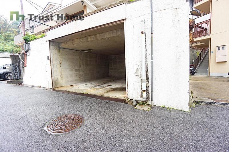 6DK House with Garage & Views in Kobe's Nada Ward - Thumbnail 2
