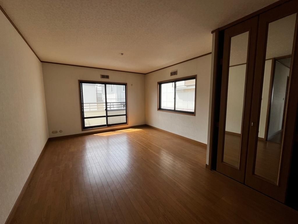 4SLDK Steel-Frame House for Sale in Kobe's Kita Ward | Panasonic Homes - Thumbnail 4