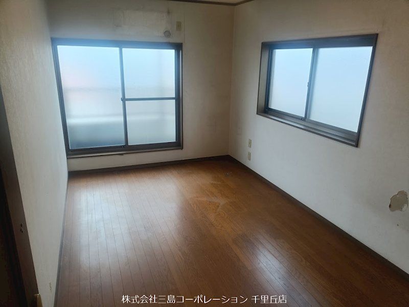 3DK Detached House for Sale in Settsu City, Osaka - Thumbnail 3