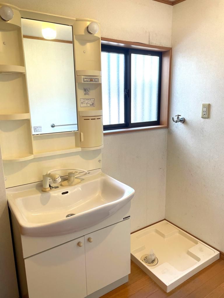 Spacious 3-Storey Steel Home in Moriguchi, Osaka | 4SLDK with Loft - Thumbnail 4