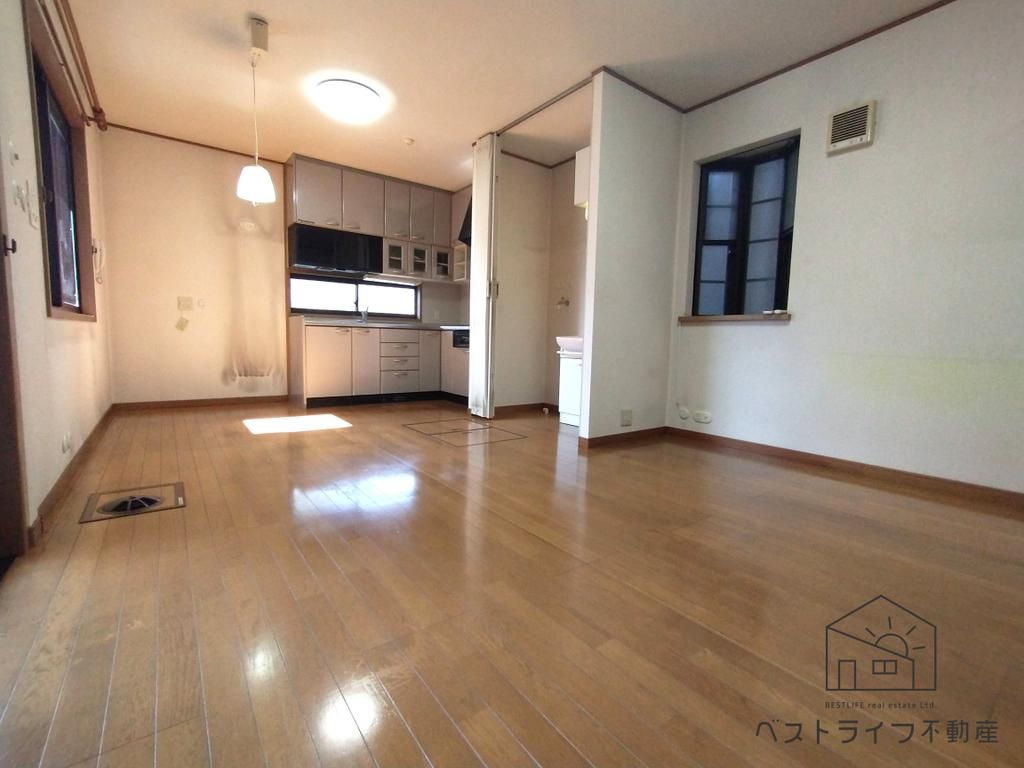 Panahome Home with Elevator & Garage in Daito City, Osaka - Thumbnail 4
